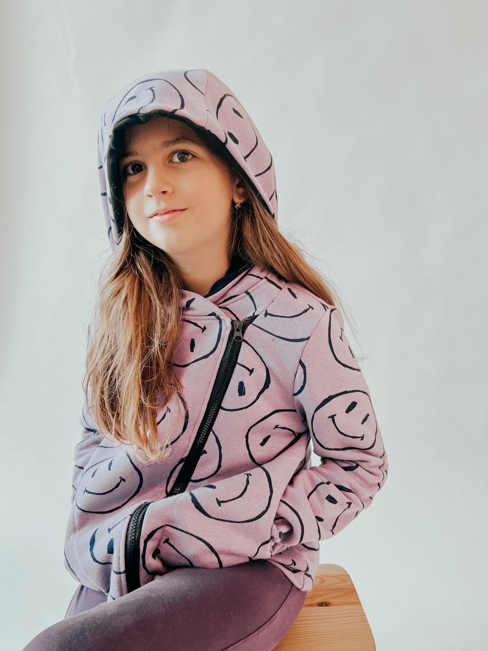 Dětský střih na mikinu s kapucí a šikmým zipem "SMILE"