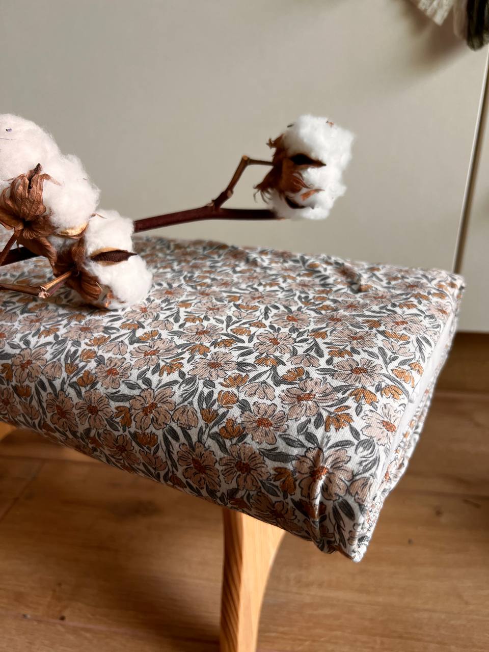 Úplet Family Fabrics - květy