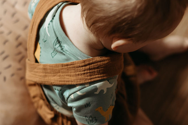 Dětské letní šortky s traky na knoflíky 