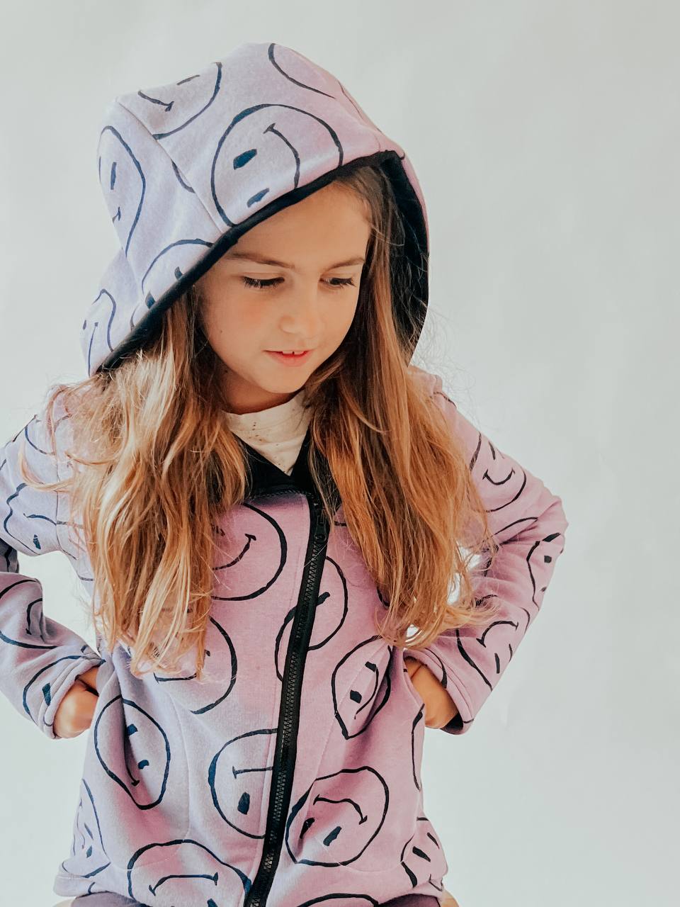 Střih na dětskou mikinu s kapucí a šikmým zipem Smile vel. 62-164