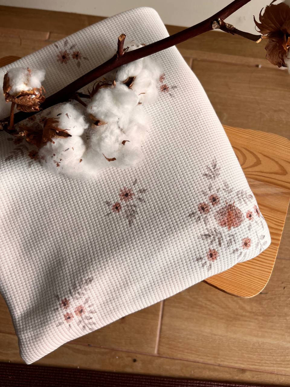 Wafflový úplet designový Family Fabrics - můry 1,5 m