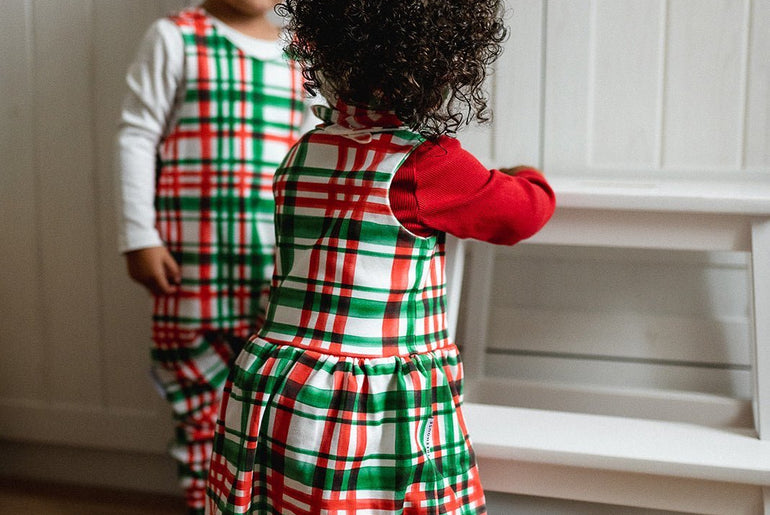 Střih na dětské šaty na traky 