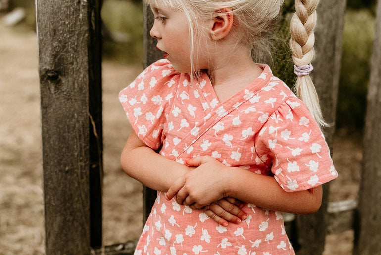 Střih na zavinovací dětské šaty 